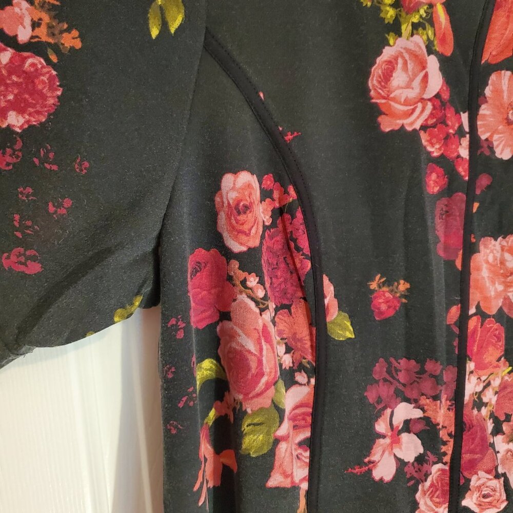 NEW Roaman's Black Strawberry Floral Print Piped Accent Dress SS Zip 24W - Picture 5 of 10
